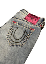 True Religion - Triple Stitch Super T Pink Badge Rocco Jeans - 400182 - Light Denim